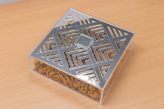 Geometric 4-compartment box